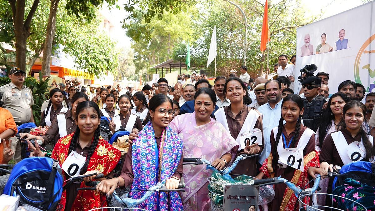 Delhi CM Rekha Gupta Participates In Kanya Pujan, Distributes Bicycles To 1,000 Girl Students 