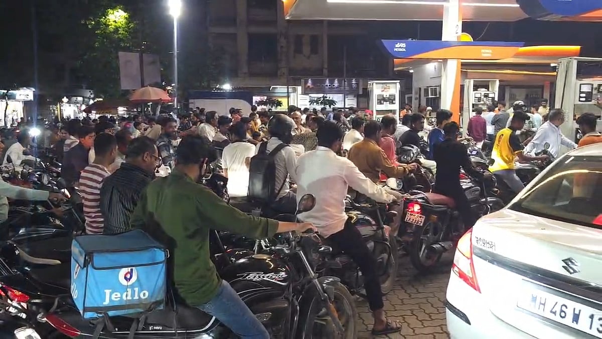 Panic Buying At Petrol Pumps In Bhiwandi Amid Rumours Of Fuel Shortage