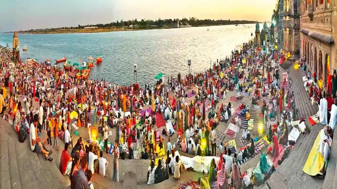MP News: 15,000 Devotees Walk Barefoot As 40Th Mahishmati Narmada Padyatra Commences In Maheshwar  | 