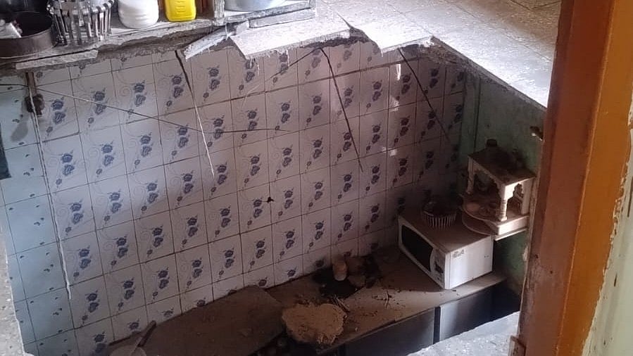 75-Year-Old Injured, 45 Evacuated After Slab Collapse In Majiwada |