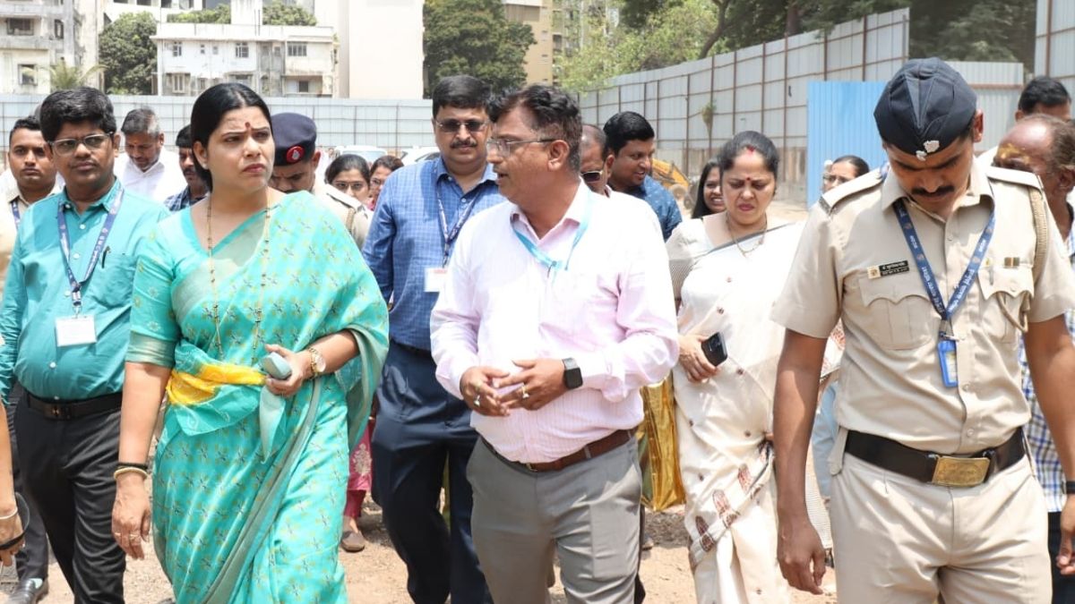 Mayor Ritu Tawde inspects Rajawadi Hospital site, directs officials to start redevelopment work immediately | X - TawdeRitu
