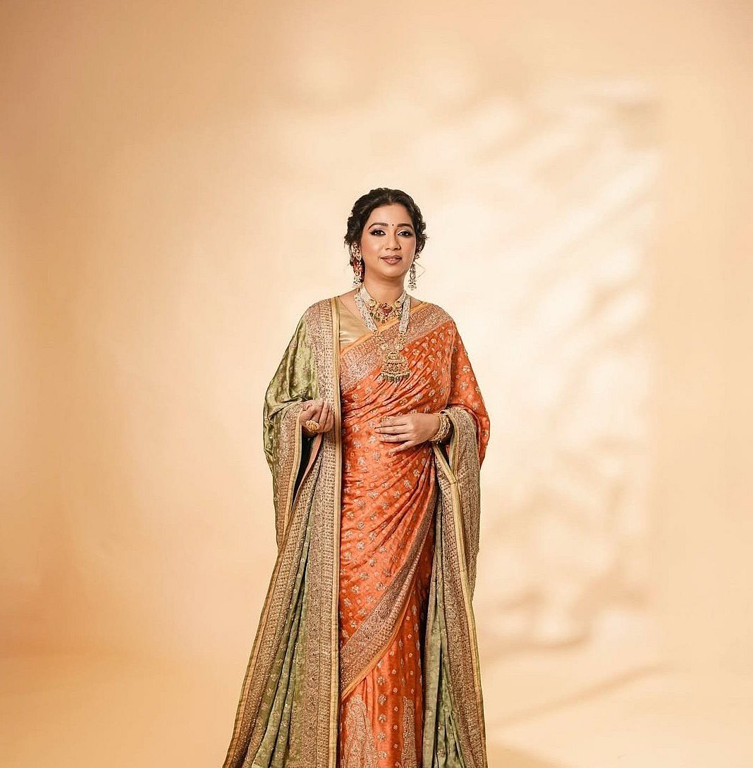 Shreya Ghoshal Performs At Ambani Event In Regal Saree, Layers Of Magnificent Jewellery