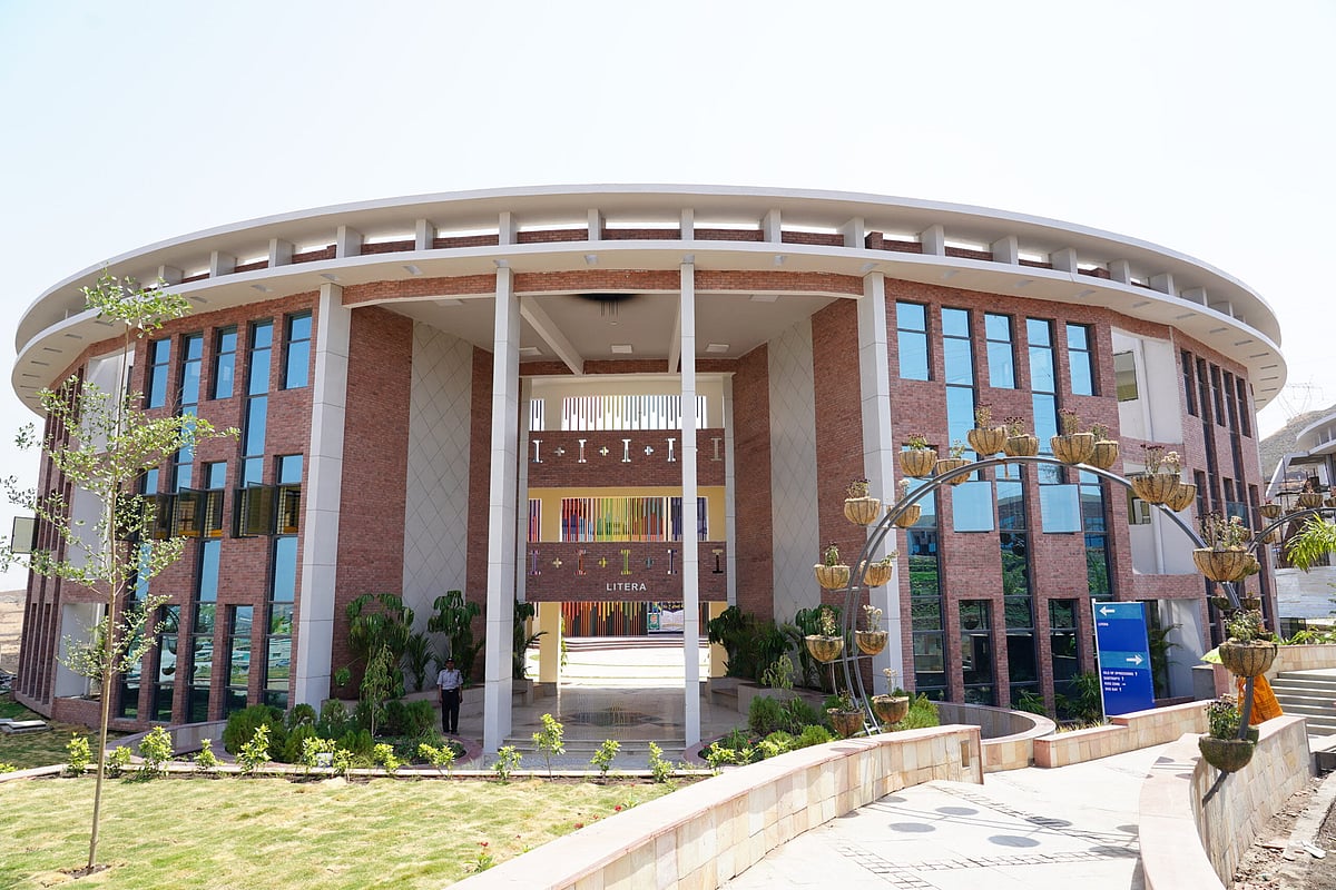 Indore News: Hoax Bomb Threat Reported At DPS Rau; Authorities Take Precautionary Measures | 