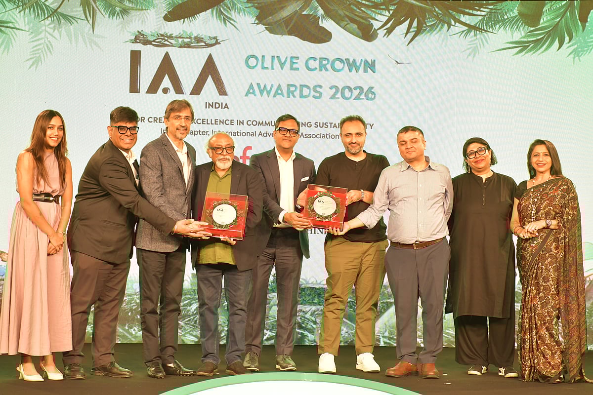 Team Adani with the presenters K V Shridhar, Jury Member & Global Chief Creative Officer, Nihilent ltd & Megha Tata, Past President, IAA India Chapter & Strategic Advisor Edstead