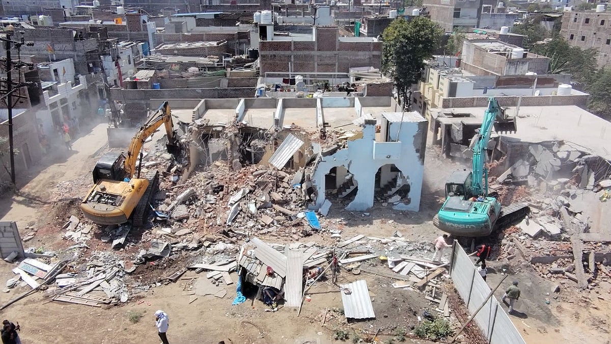 Indore News: IMC Demolishes 12 Illegal Row Houses In Jagdish Nagar – Accused Have Links With Land Mafia