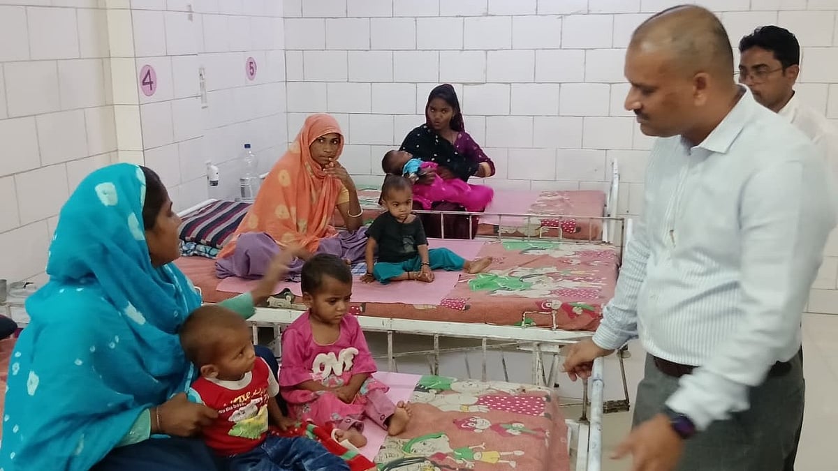 Jhabua Collector Yogesh Bharsat Inspects Hospital, Stresses Patient Care; Focus On Efficiency, Hygiene And Service Quality | 