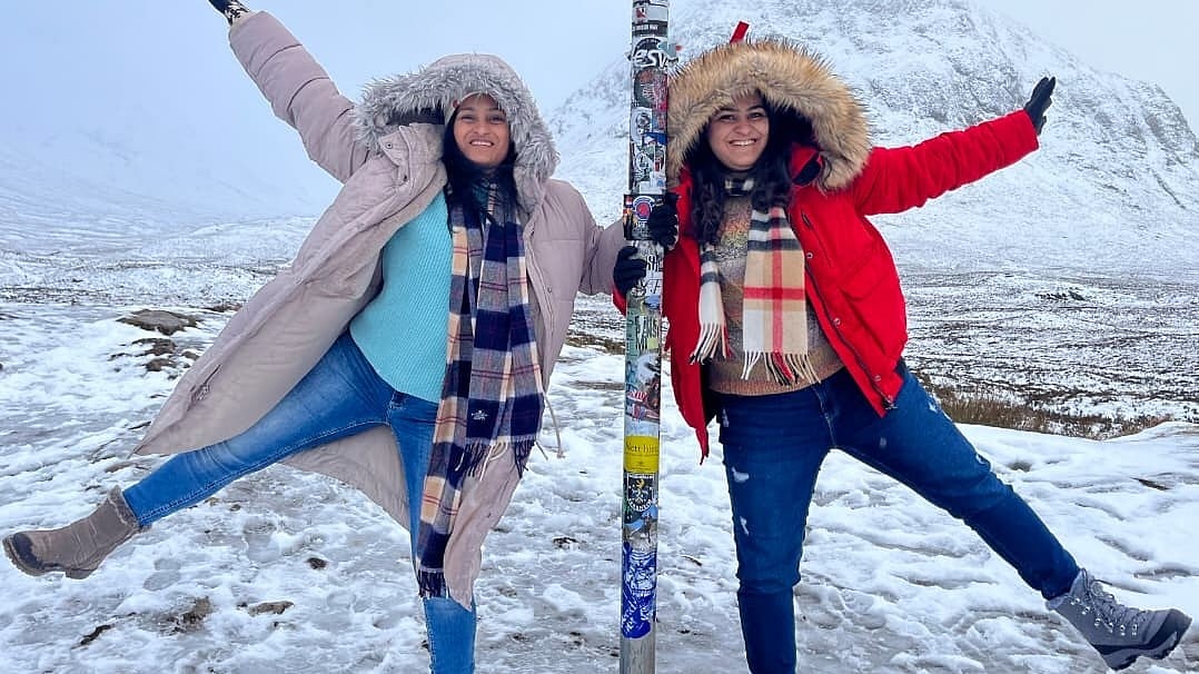 Indore influencer Aarti Maheshwari with her daughter Vibhuti