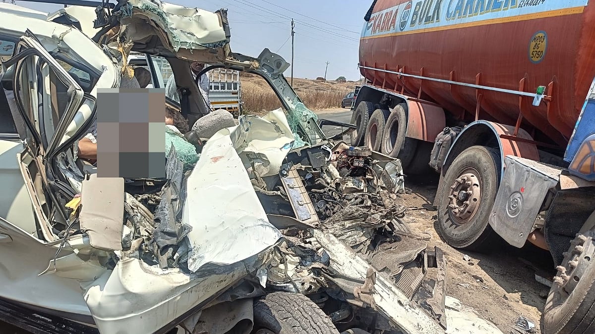 5 Killed, 2 Hurt As Tanker Rams Car In MP's Barwani, Driver Flees  | 