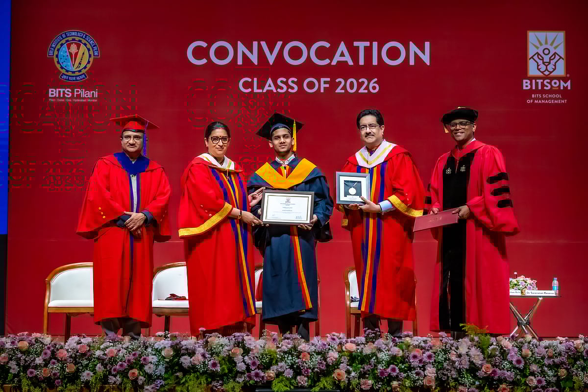 (From left to right) Prof V. Ramgopal Rao, Vice Chancellor, BITS Pilani; Shri Smriti Irani, Member of Parliament; Sushant Khandelwal, recipient of Chancellor's Award for all Round Excellence;Shri Kumar Mangalam Birla, Chancellor, BITS Pilani; and Prof Saravanan Kesavan, Dean and Professor of Operations, BITSoM.
