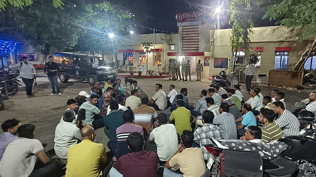 Alot Naib Tehsildar Suspended After Patwari’s Suicide Sparks Protests In MP's Ratlam | 