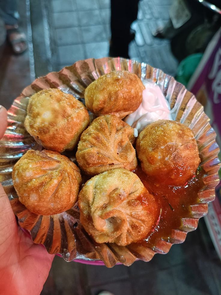 MOMOS