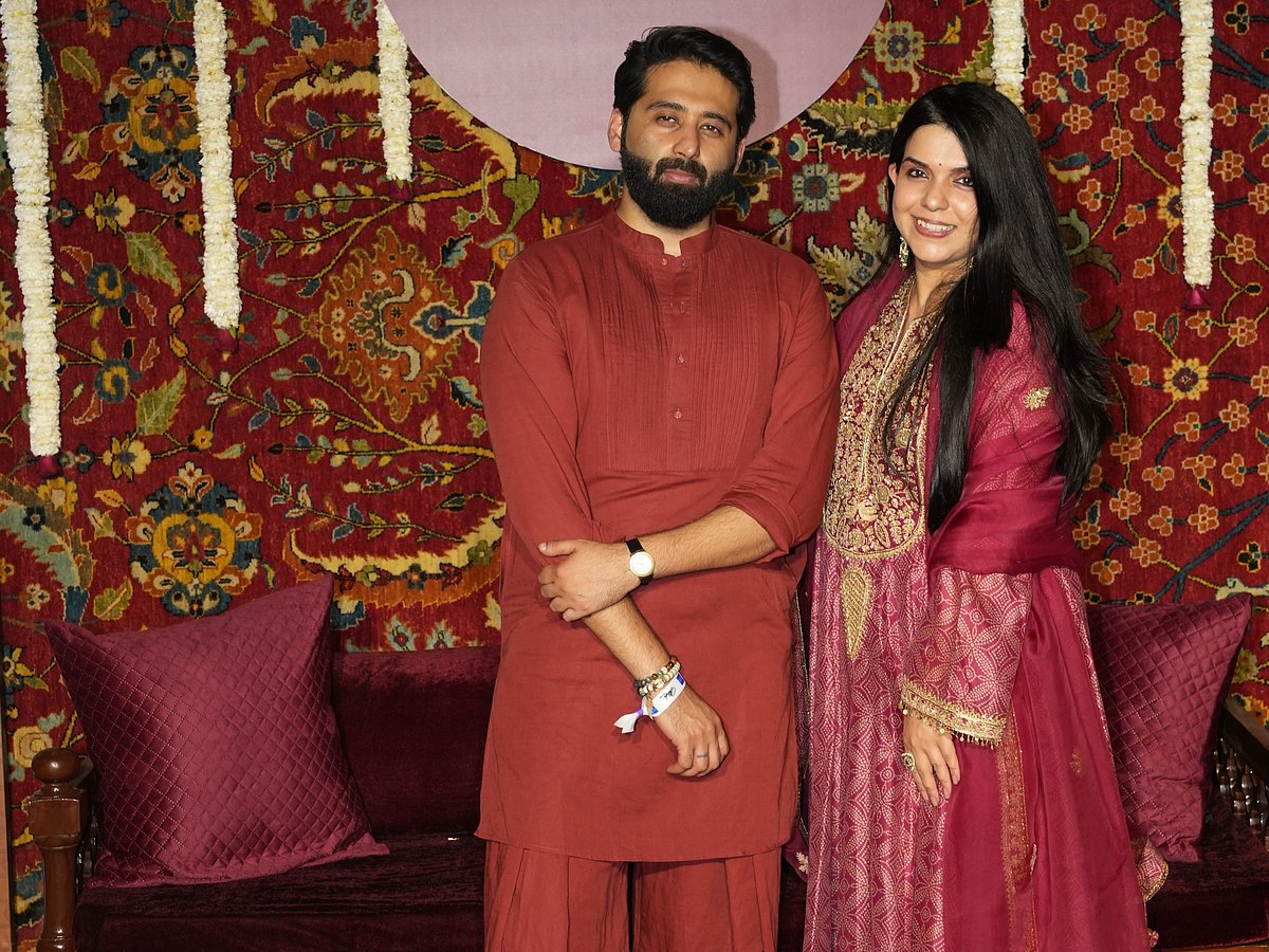 Founders Tanvi Singh Bhatia and Anubhav Jain opened the third season of IBTIDA - Ek Mehfil titled Qissa at Mukesh Mills