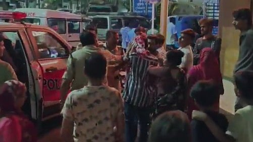 Indore Residents Clash Over Bike Parking, Throw Stones & Thrash Each Other With Sticks At Chhatripura Area, 5 Critical-- Video