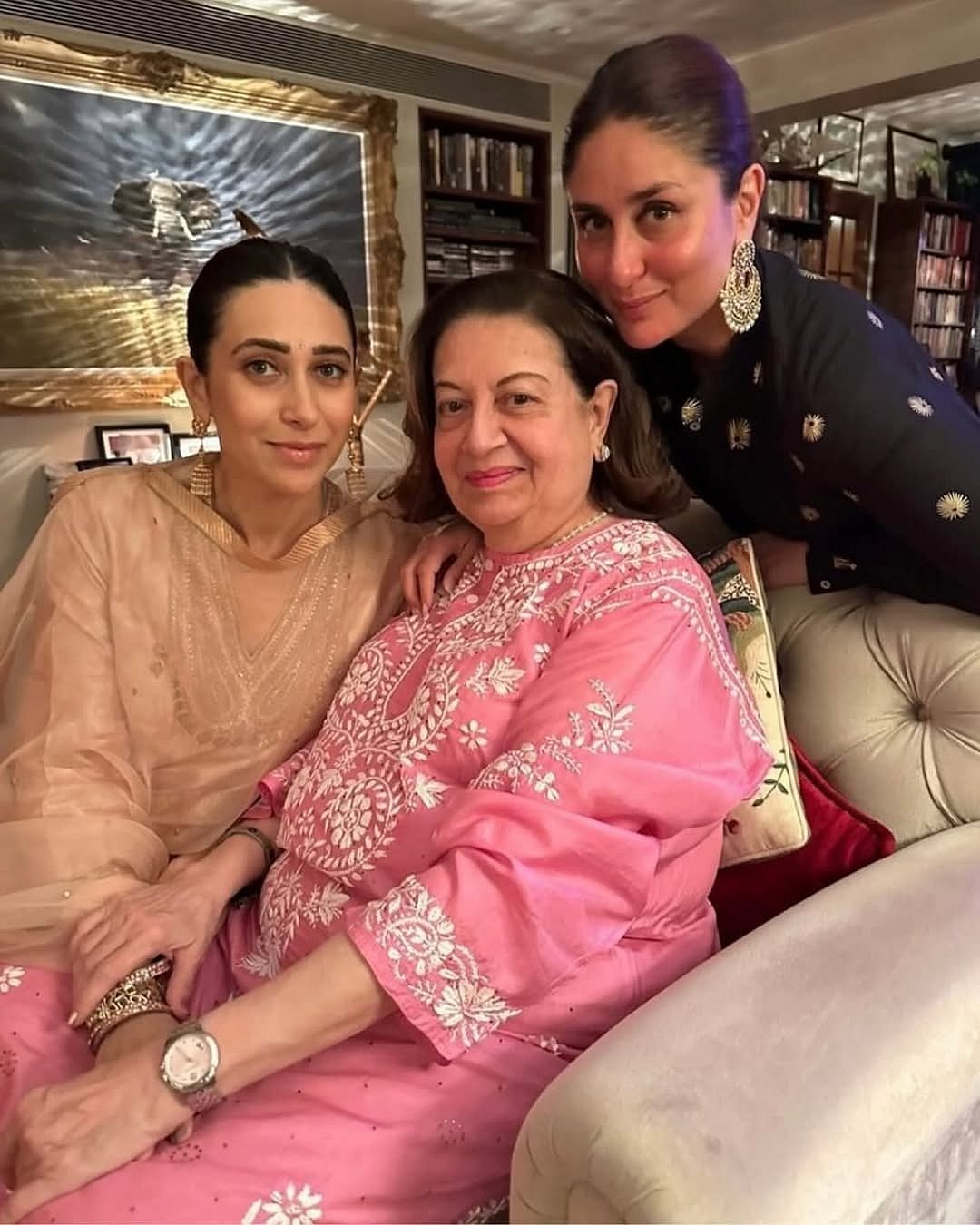 Instagram @kareenakapoorkhan