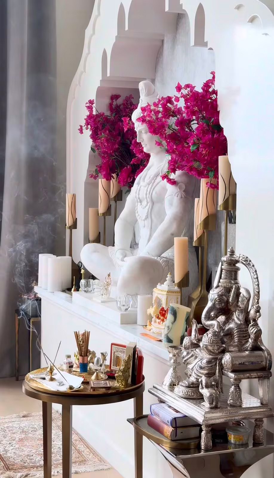 Inside Priyanka Chopra's Peaceful Lord Shiva Temple At Her Los Angeles Mansion; Husband Nick Jonas Joins Morning Prayers
