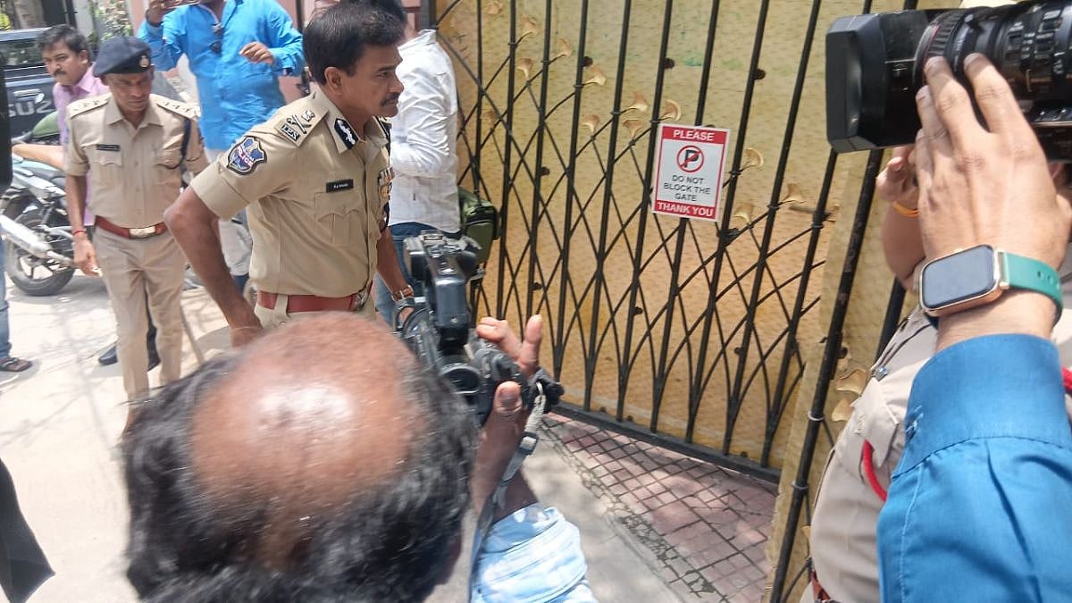 Retired IPS Officer’s Wife Found Murdered At Jubilee Hills Residence In Hyderabad; Valuables Stolen, Probe Underway