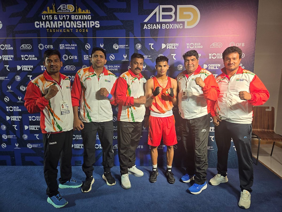 Nivesh Pal (54kg) U-17 celebrates his QFwin with coaches at Asian Boxing U15 & U17 Championships 2026
