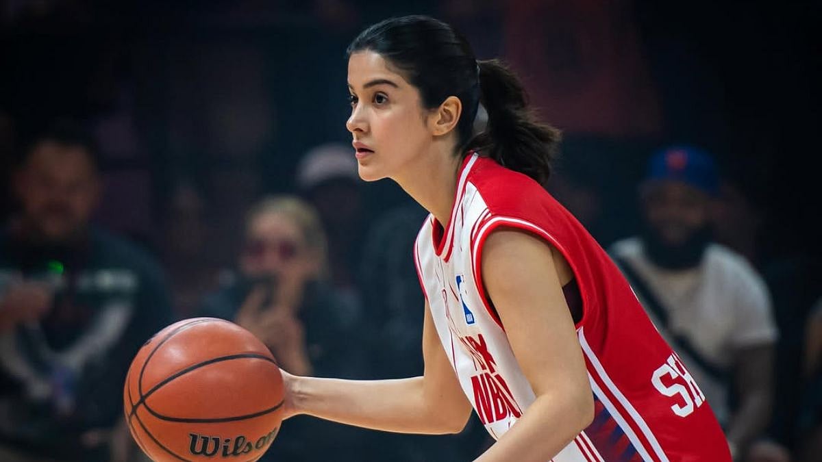 'I Can Hear Your Inner Monologue': Janhvi Kapoor Drops Hilarious Reaction As Shanaya Kapoor Lights Up NBA Celebrity Game