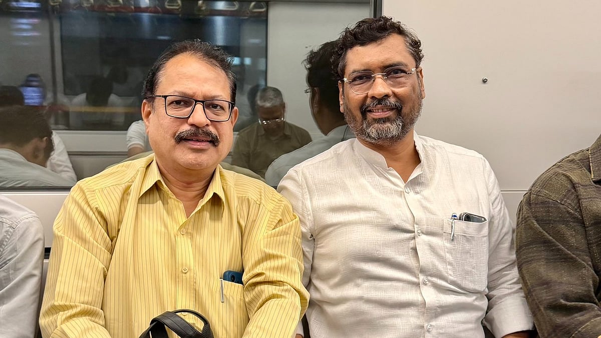 BJP Leader Keshav Upadhye Takes Mumbai Metro Ride Following PM Modi’s Call To Save Fuel Amid Global Crisis