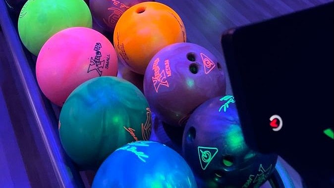 Indore Gen-Z Bowling Craze: Top Bowling Spots in Indore To Roll A Strike With Friends