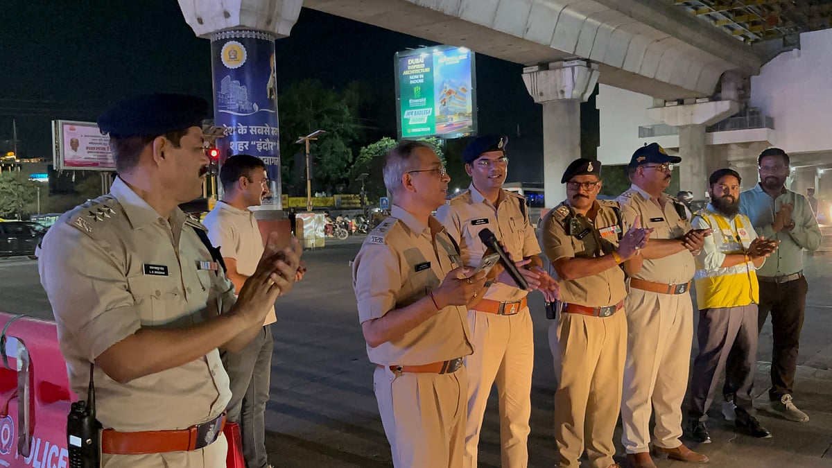 Deputy Commissioner Of Police Sings Song To Encourage Commuters To Follow Traffic Rules In Indore