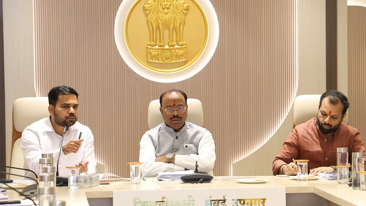 Maharashtra Revenue Minister Chandrashekhar Bawankule Orders Citizen-Centric Approach, Transparency & Speedy Service Delivery