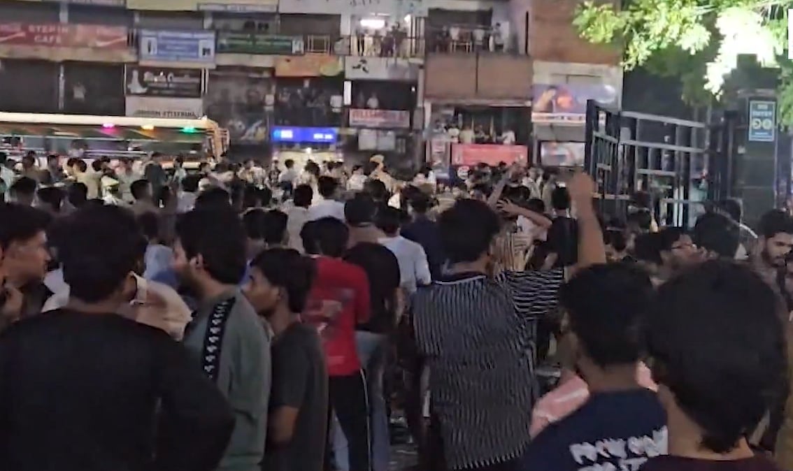Lucknow University Violence: Student Allegedly Beaten By Warden Over Taking ‘4 Rotis’, Protest Erupts On Campus; Video Goes Viral 