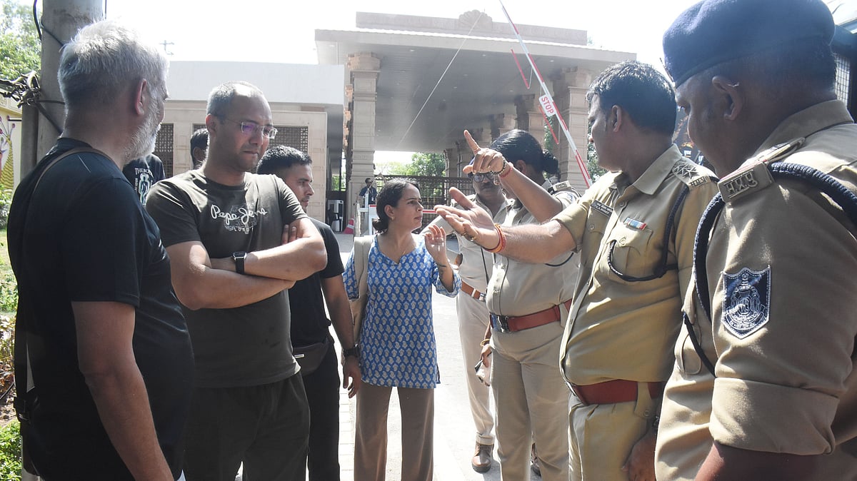 Twisha’s Kin Stage Protest At CM House, Seek AIIMS Delhi Autopsy