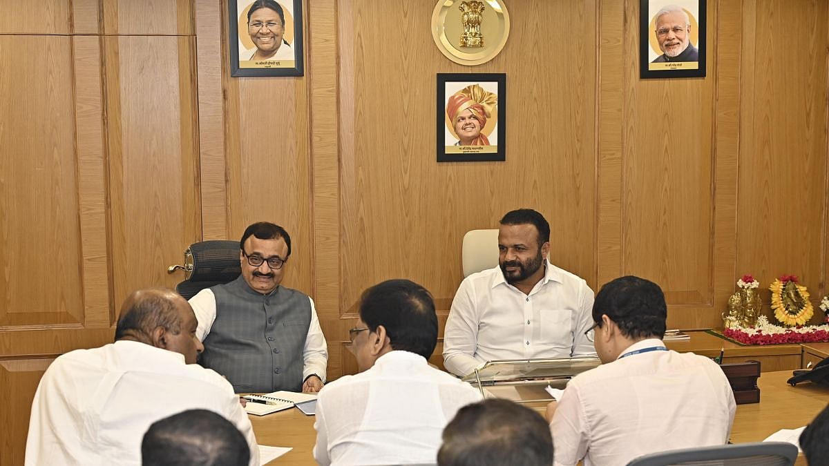 Mumbai: Minister Jaykumar Gore Reviews Rural Development Department Projects, Pushes Wider E-Office Implementation At Mantralaya