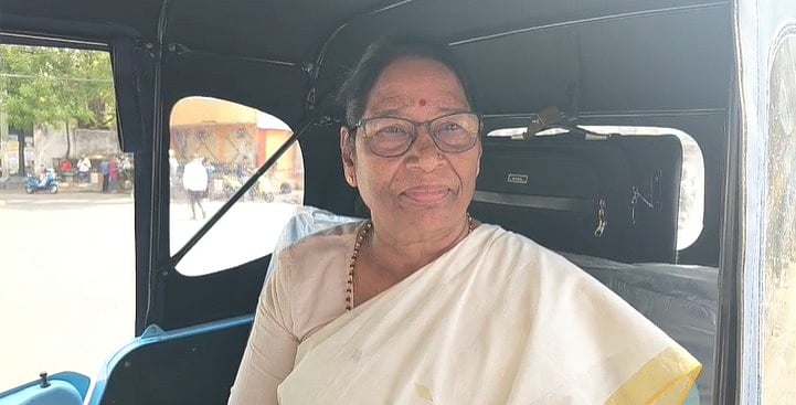BJP MP Sumitra Valmiki Rides E-Rickshaw To Promote Fuel Saving In Jabalpur -- VIDEO 