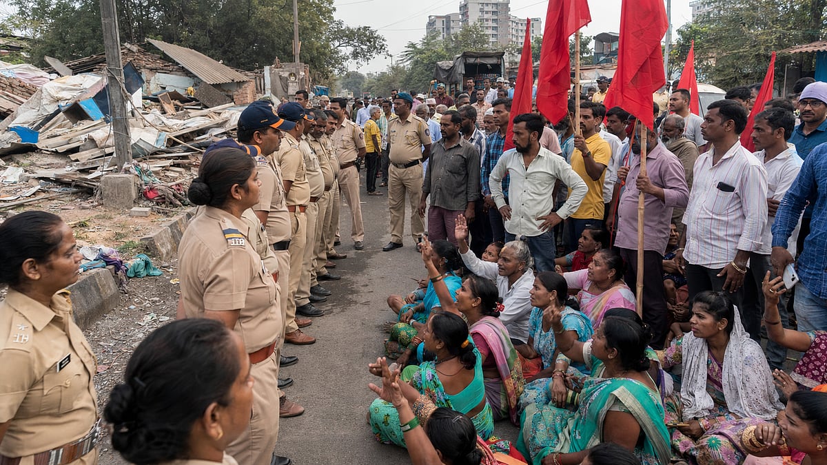 Virar Citizens Protest Demolition Drive In Arnala; Police Block Lal Bawta March, Sit-in Held On Road