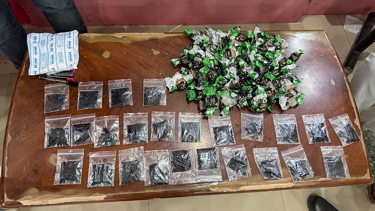 Central Bureau Of Narcotics Seized 455 Grams Of Opium Being Sent Through Speed Post In Mandsaur