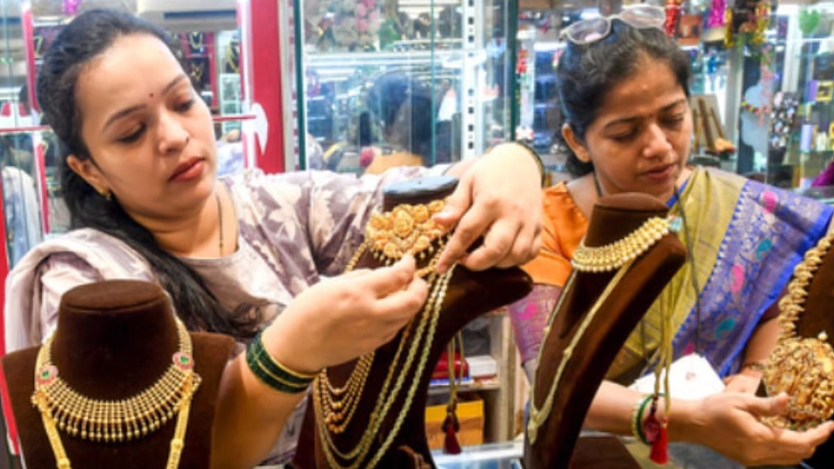 Gold Rebounds ₹800 To ₹1.63 Lakh Per 10 Grams, Silver Falls ₹5,000 Amid Easing US-Iran Tensions And Fresh Buying