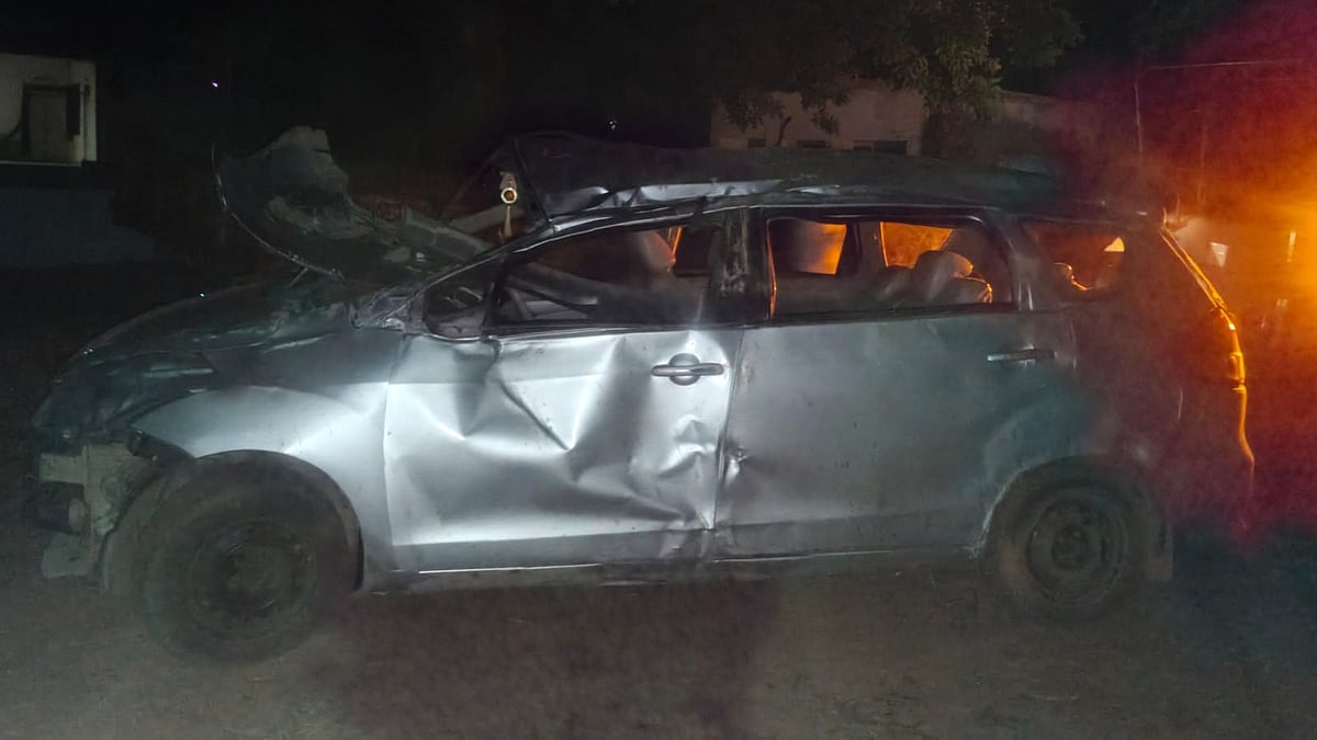 2 Killed, 3 Critically Injured After Speeding Car Overturns In MP’s Chhatarpur -- VIDEO