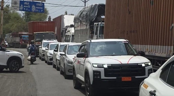 8-KM-Long Traffic Jam Chokes Indore-Khandwa Road For 7 Hours