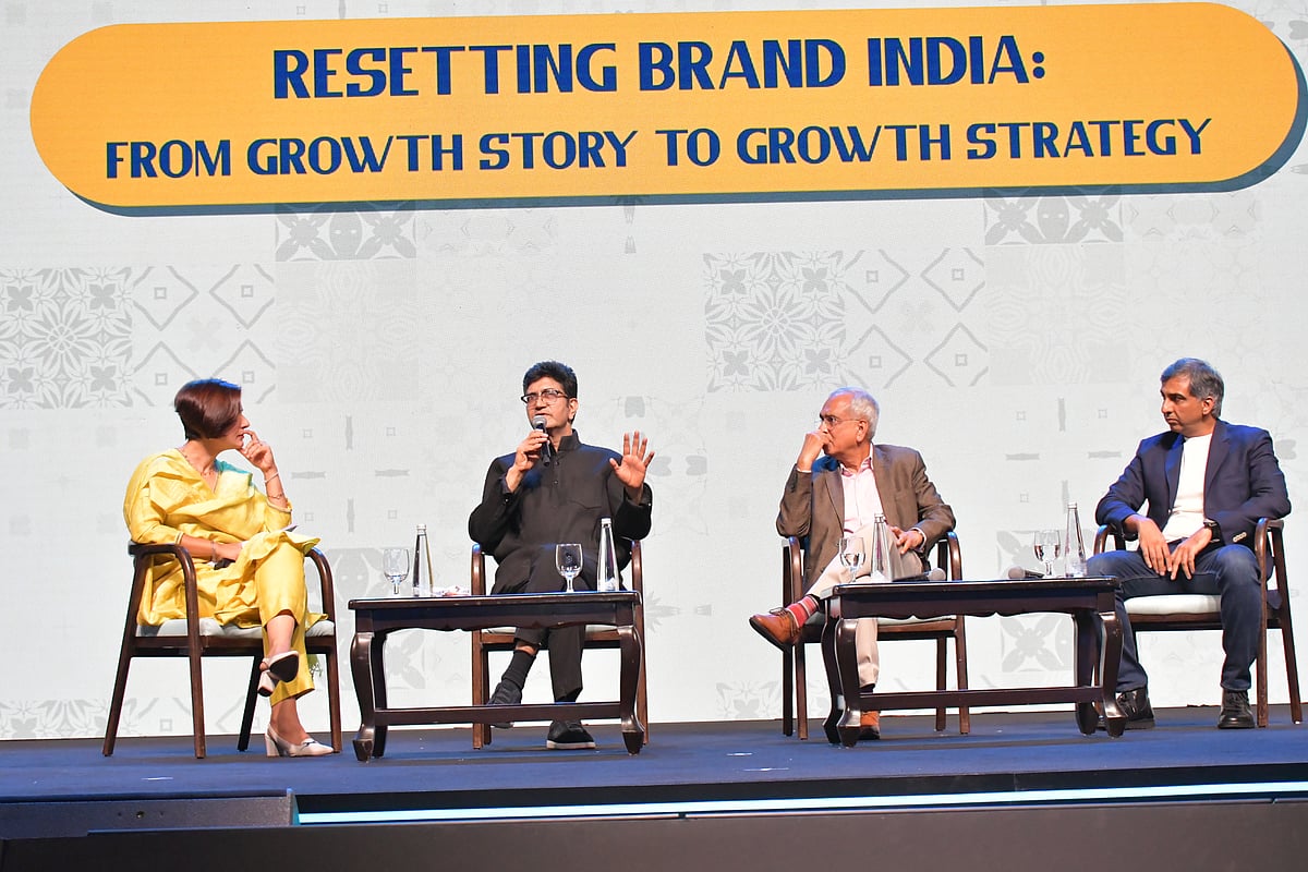 Padmaja Joshi, Padma Shri Prasoon Joshi, Dr Rajiv Kumar and Nikhil Sharma