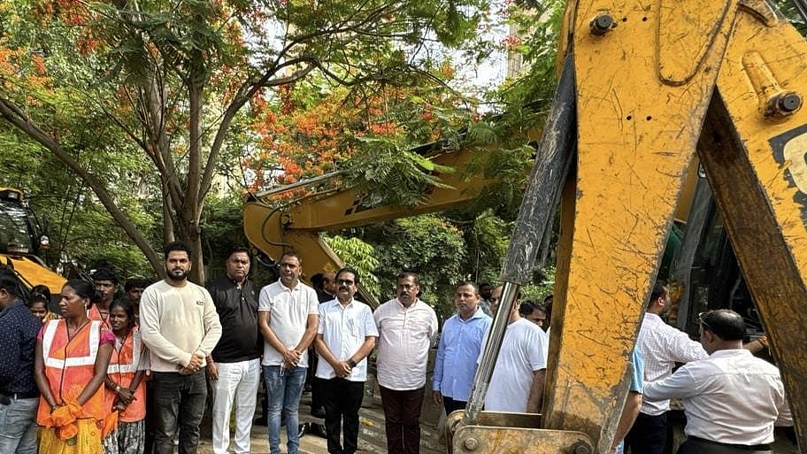 Panvel Mayor Nitin Patil Inspects Pre-Monsoon Drain Cleaning As PMC Intensifies Sanitation Works Across City