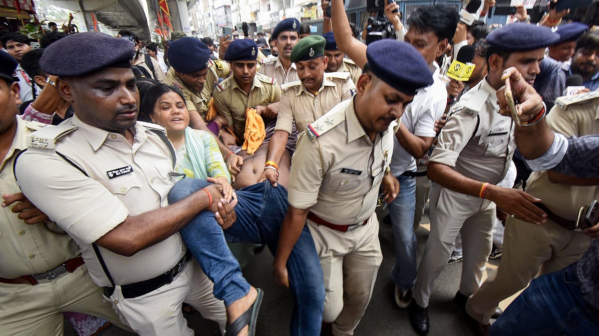 Bihar Teacher Recruitment Protest Intensifies As Police Stop March In Patna | VIDEO