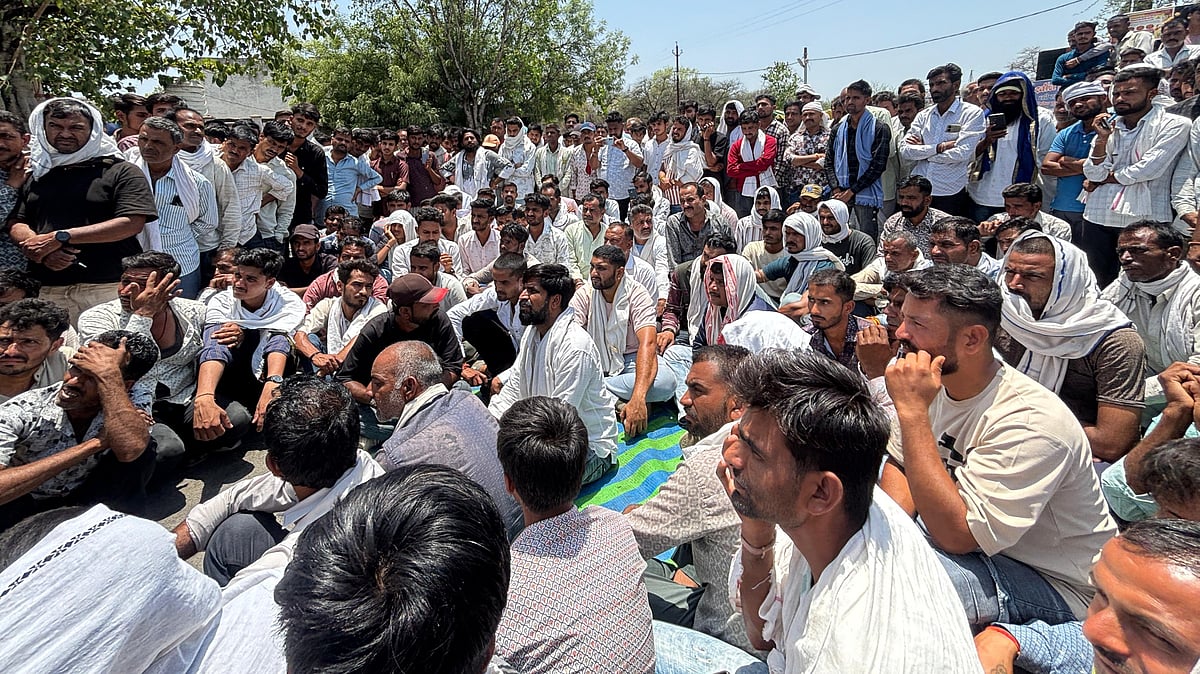 Locals Stage Two-Day Road Blockade Over Suspicious Death Of Youth In Alot; 5 Booked