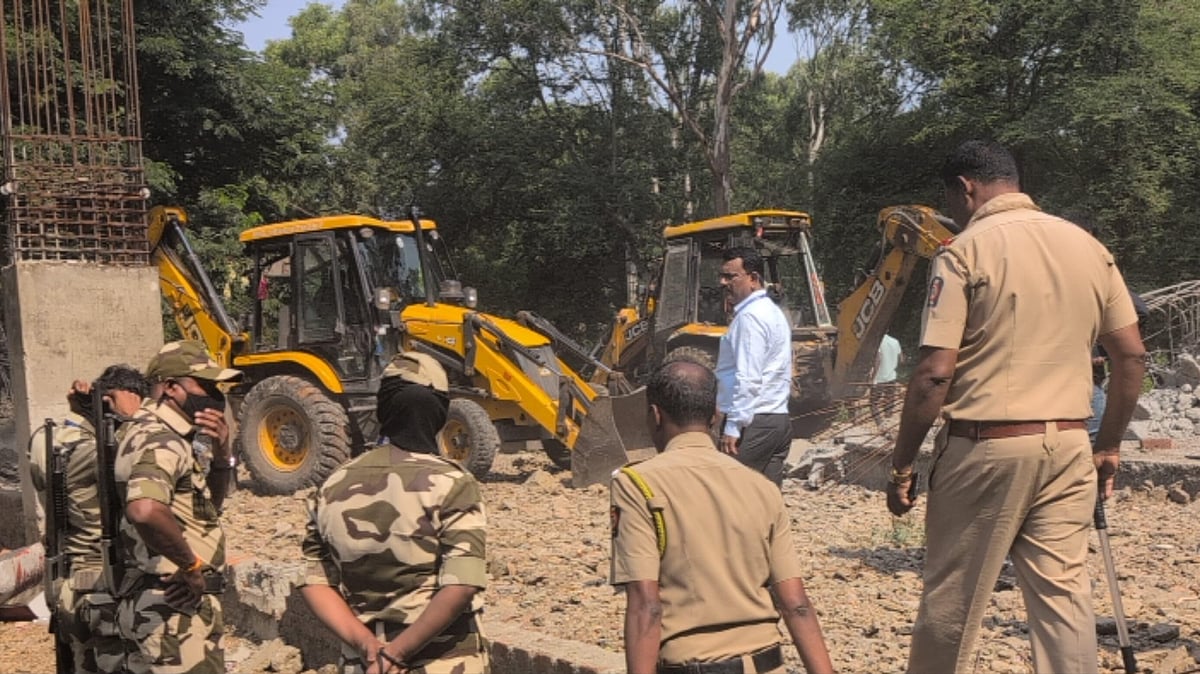 Pimpri-Chinchwad: PCMC Demolishes Unauthorised Structure Inside Joggers Park Amid Political Row