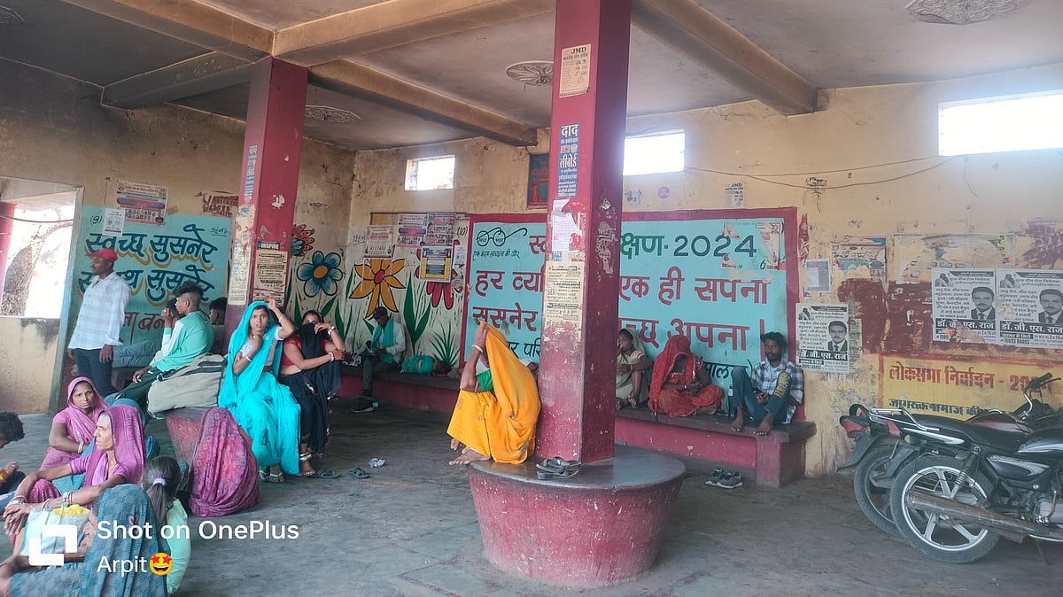Heatwave Turns Susner Bus Stand Into Furnace: No Fans, No Relief After Paying Fee