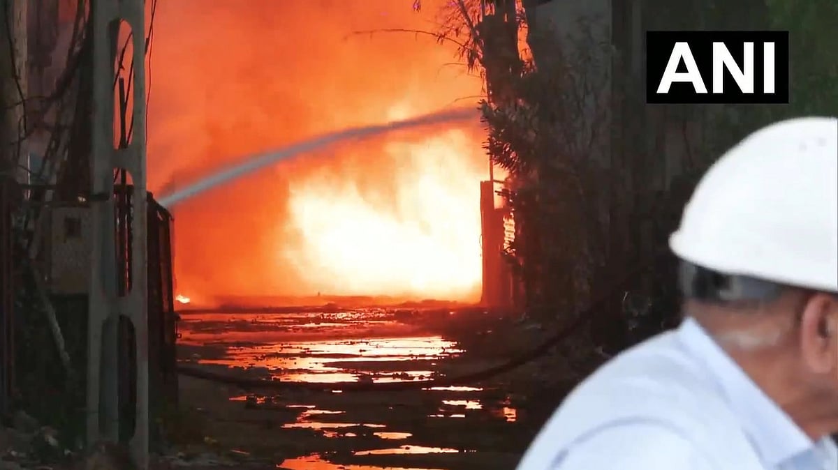 Massive Fire Breaks Out In Ahmedabad Industrial Area Hours After Blaze At Solitaire Tower | VIDEO 