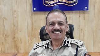 Nashik: Pravin Padwal Transferred Within Five Days, Sanjay Yenpure Takes Charge As New IG