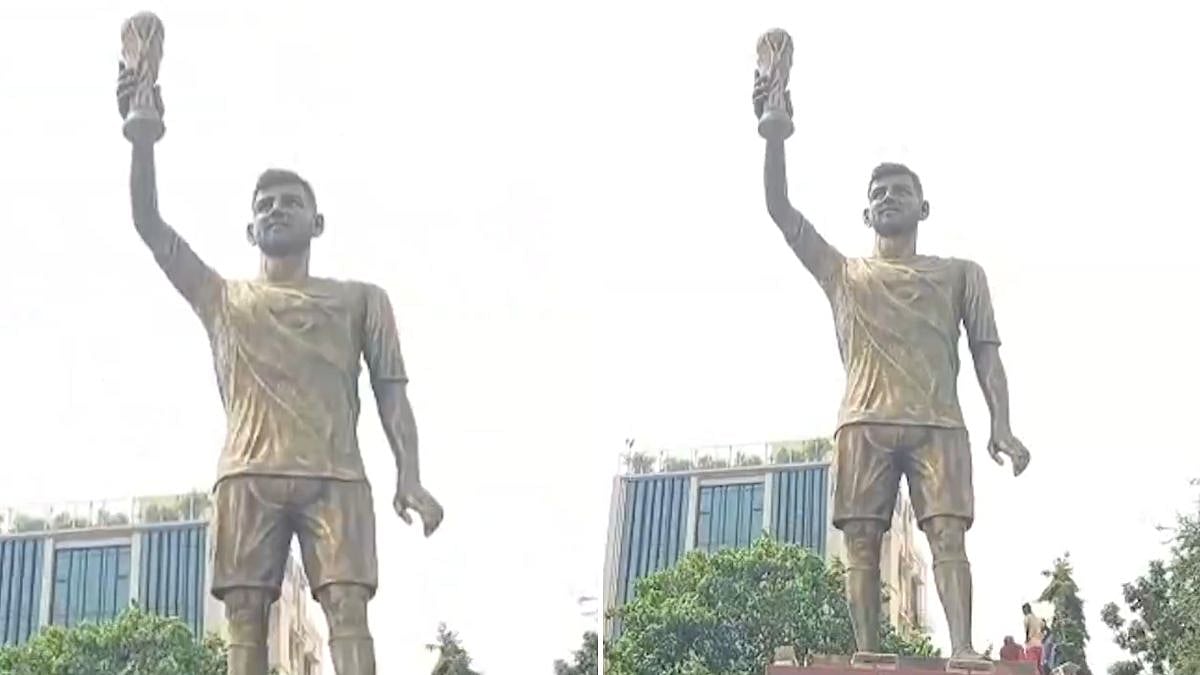 VIDEO: Lionel Messi Statue In Kolkata Seen Swaying In Strong Winds Months After Installation; Sparks Safety Concerns