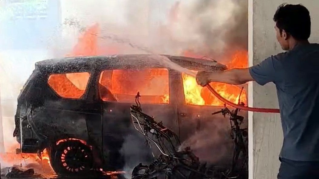Fire At Rachna Tower In Bhopal, Vehicles Destroyed; EV Scooter Battery Explosion Causes Blaze