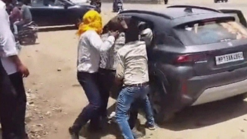 Youth Brutally Beaten, Forced Into Car In Broad Daylight Over Old Rivalry In Bhopal-- VIDEO