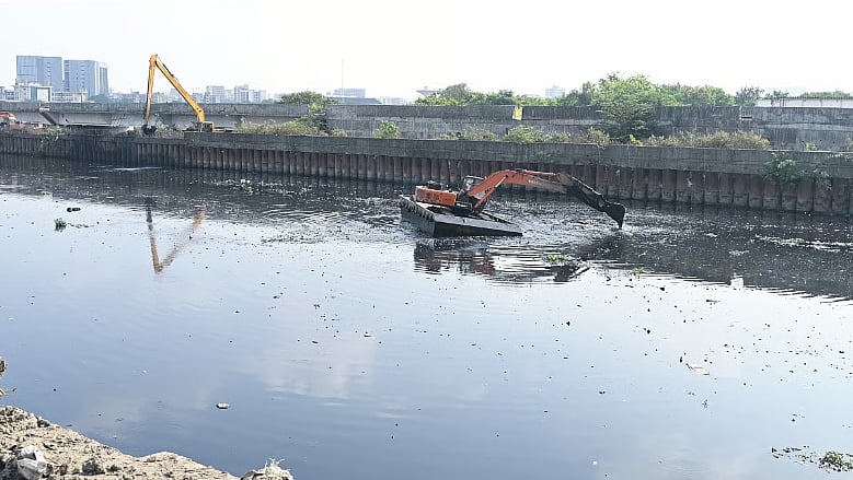 BMC Accelerates Desilting Before May 31 Deadline: Major Nallahs at 64% Completion; Minor Nallahs At 74%