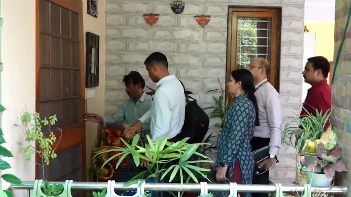 Twisha Sharma Death Case: CBI Reaches Giribala Singh’s Bhopal Residence After HC Rejects Anticipatory Bail | Video