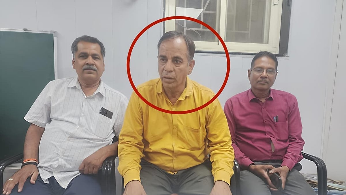 Lokayukta Catches Government School Principal Taking ₹10,000 Bribe In Indore 