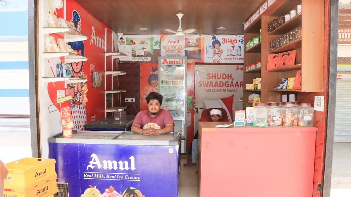 Amul Parlour Brings Self-Reliance To Jhabua’s Youth